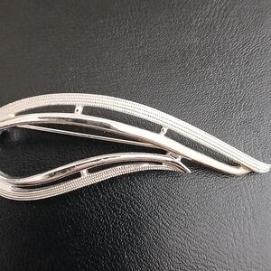 Sarah Coventry Silver Wave Brooch